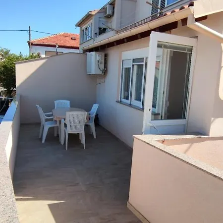 Apartman Neda 2 * Kali